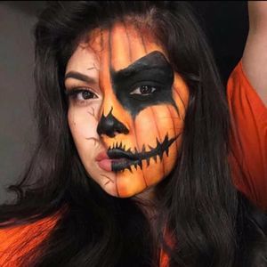 Meet your Posher, Adriana